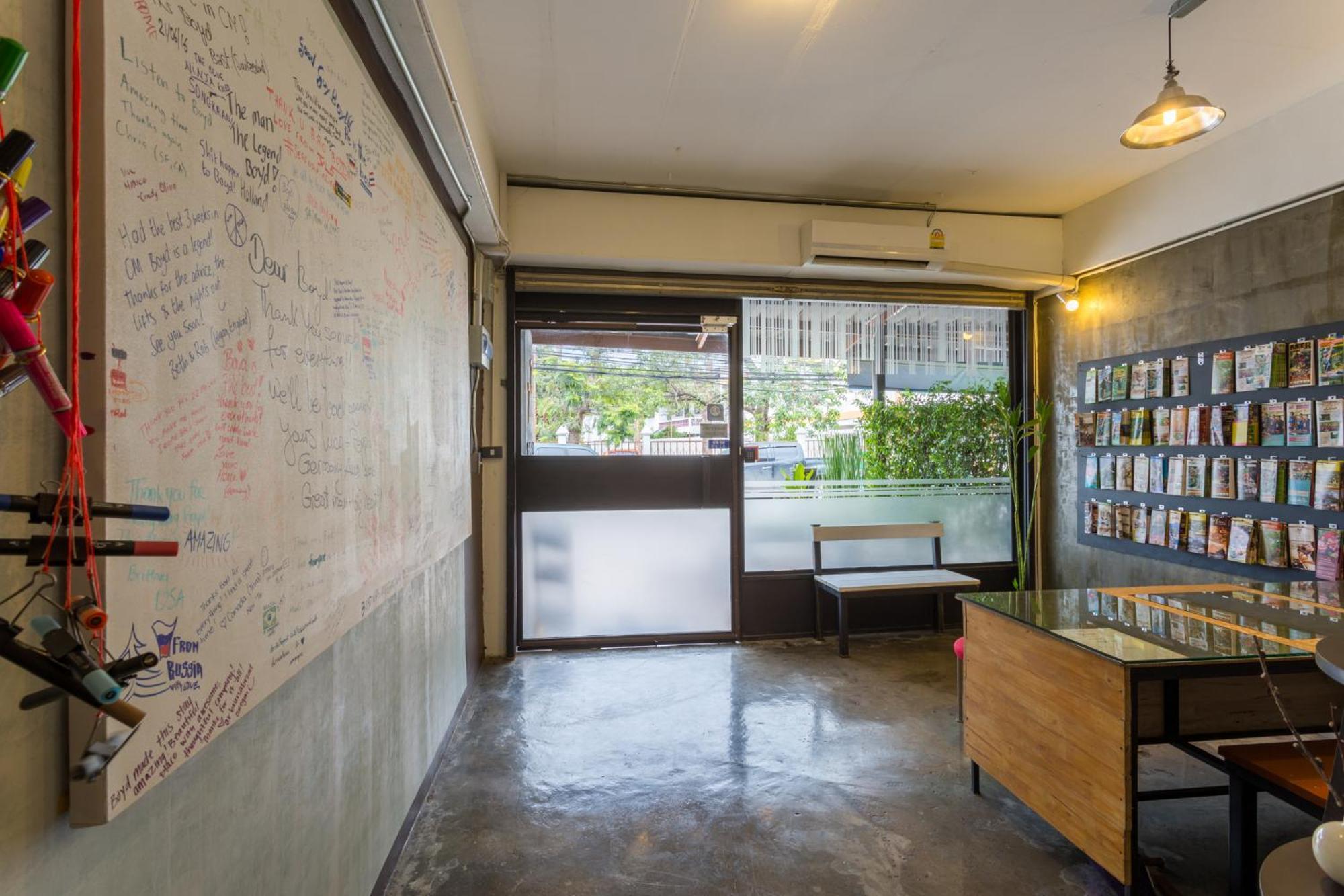 Zz Hostel Chiang Mai Exterior photo
